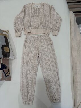 Rag & Bone Cozy Cable Knit Sweatshirt & Jogger Set in Beige